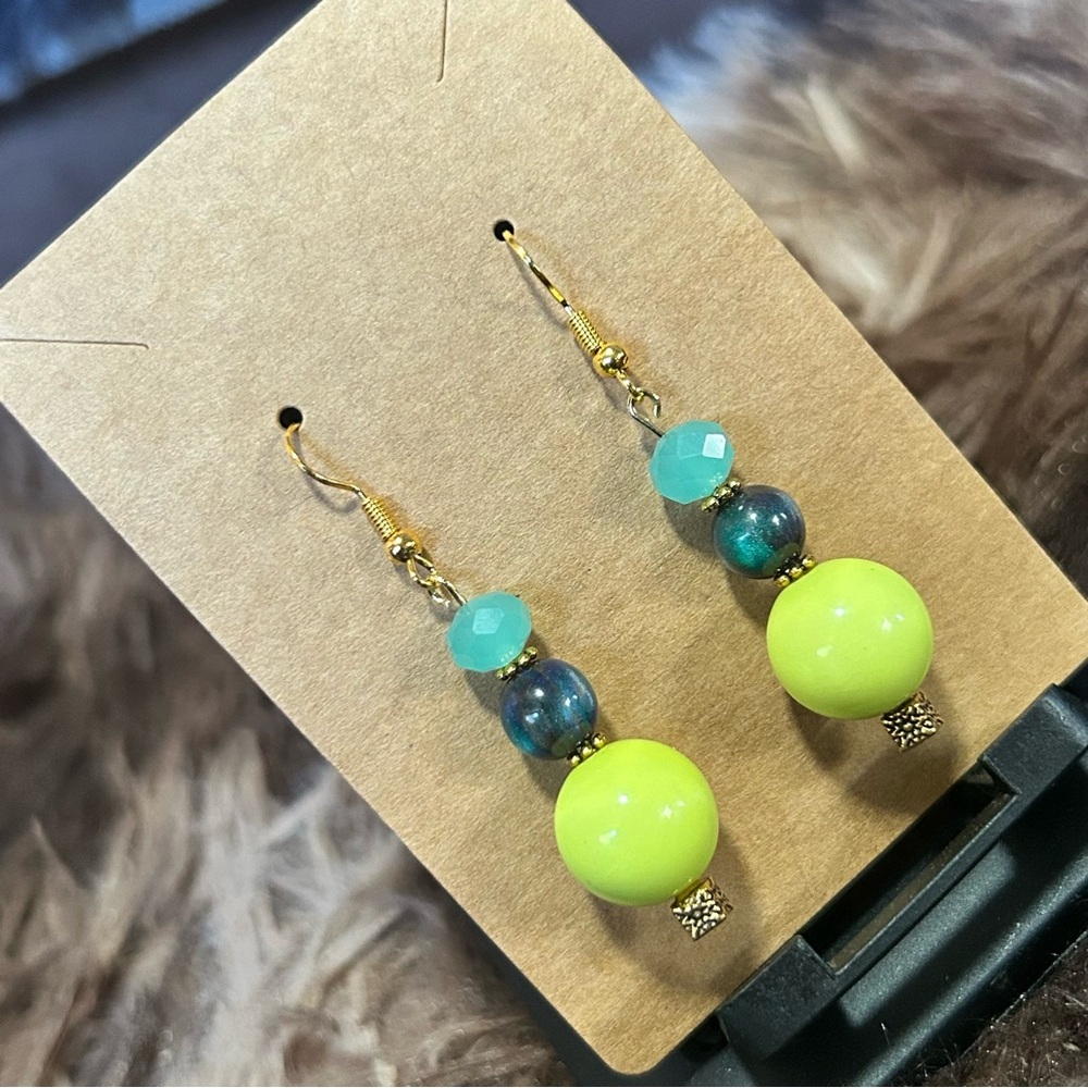 Handcrafted vintage bead cat eye glass crystal earrings